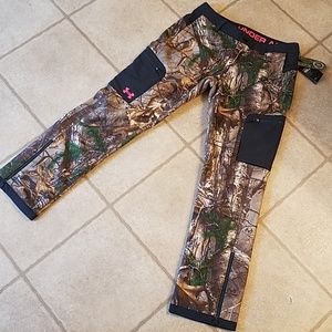 Women's UA mid season cold gear camo hunting pants